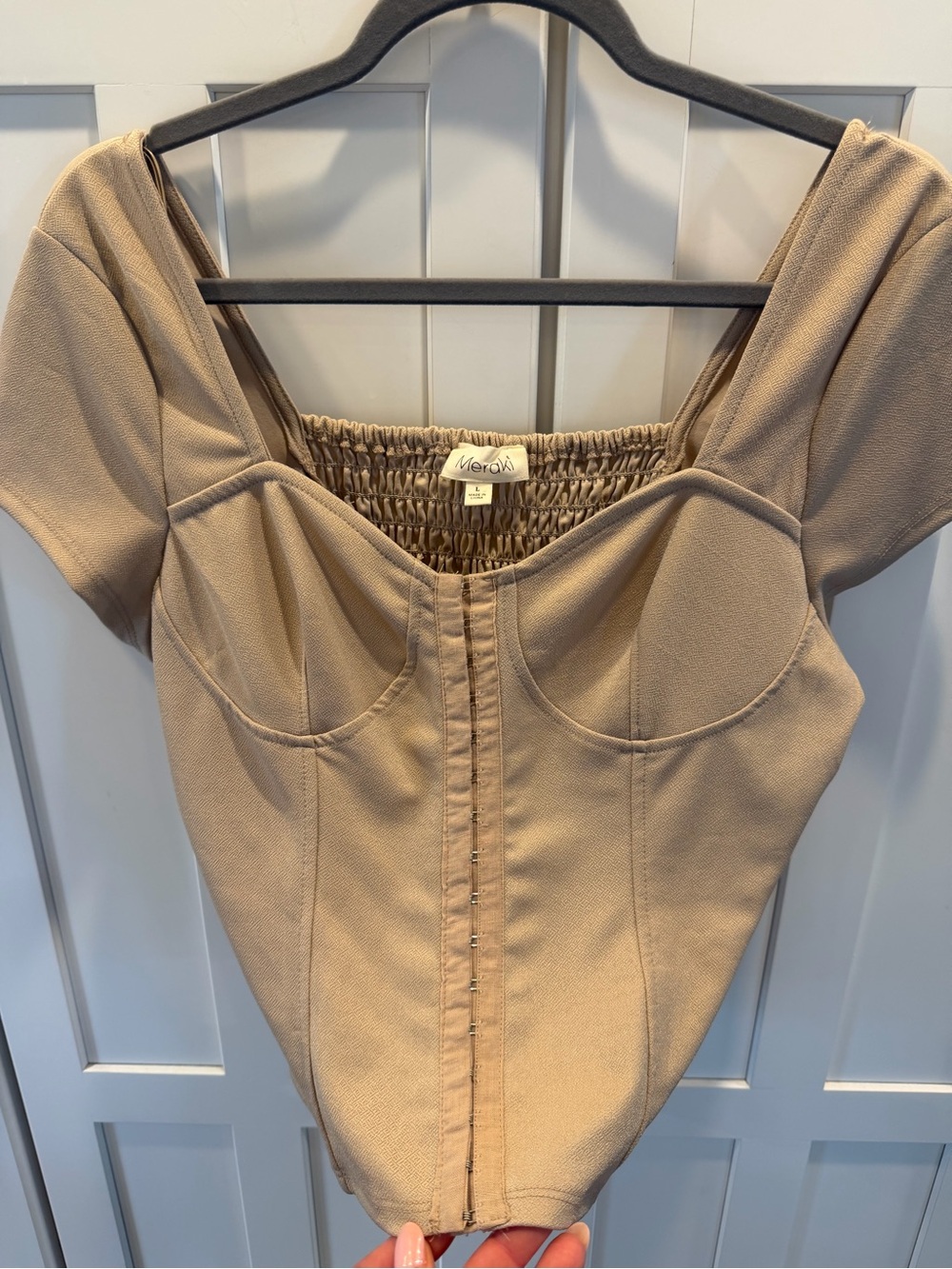 Size-Lg MERAKI Flattering Taupe Scoop Neck Eyelet Hook-Front-STRETCHY!
